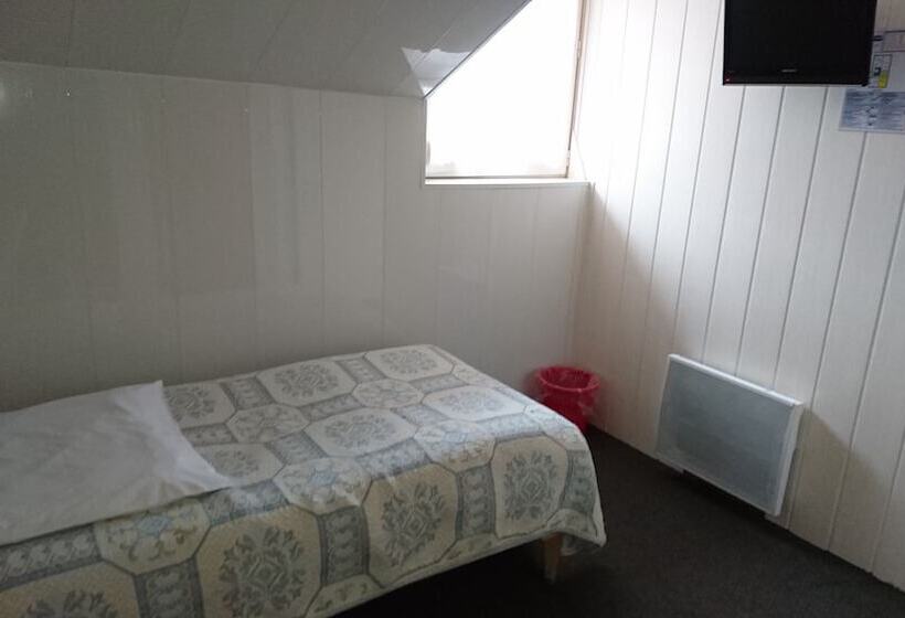 标准单人间, Chalet Saint Louis