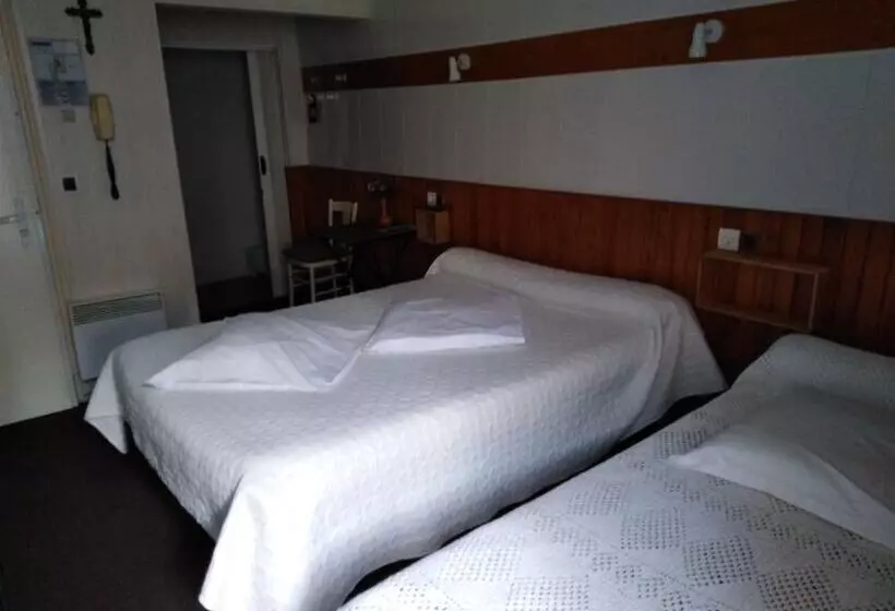 اتاق استاندارد سه نفره, Chalet Saint Louis