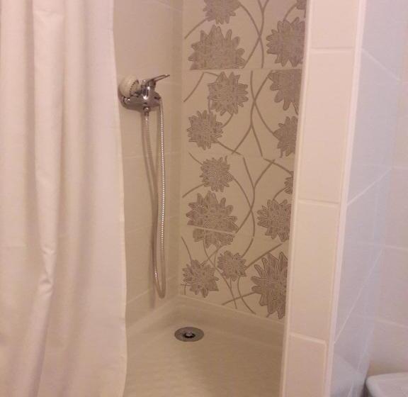 标准三人间, Chalet Saint Louis