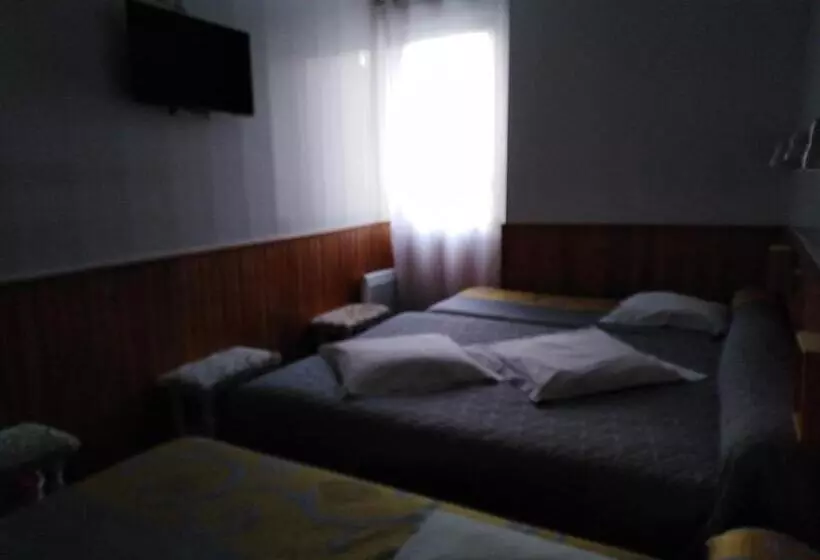 اتاق استاندارد چهار تخته, Chalet Saint Louis