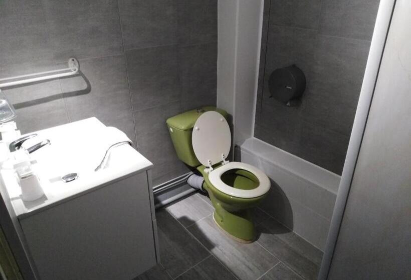 四人标准间, Chalet Saint Louis