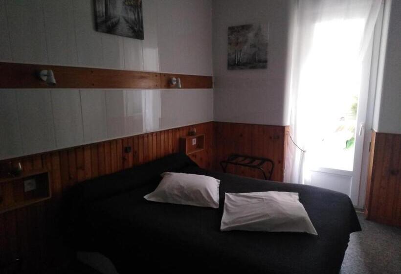 标准间, Chalet Saint Louis