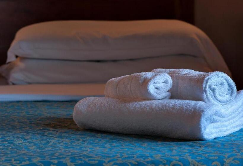 جناح جونيور, Relais Ciavatta Country