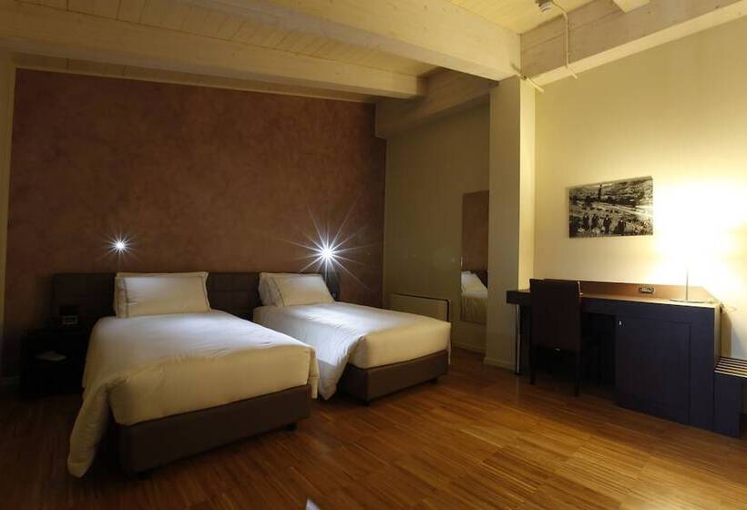 Номер Стандарт, Ekk