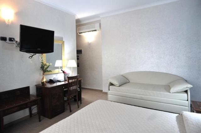 סוויטת ג'וניור עם מרפסת, Flora