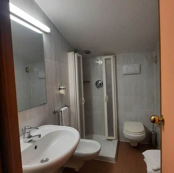 اتاق اکونومی, Giardino