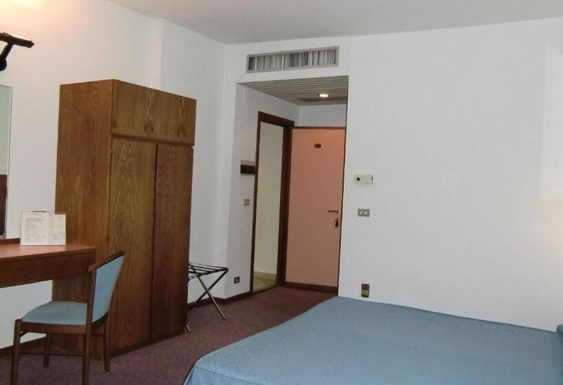 اتاق استاندارد سه نفره, Giardino