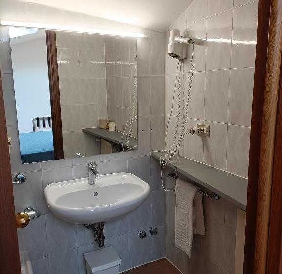 اتاق اکونومی, Giardino