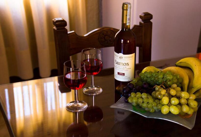 Апартаменты 1 Спальня, Hesperia