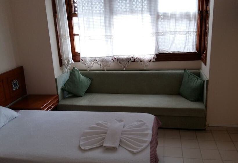 スタンダードトリプルルーム, Kaliptus