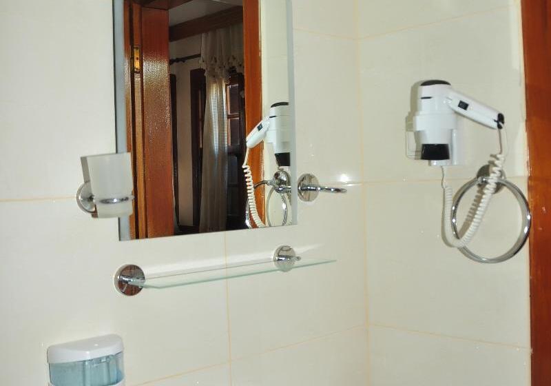 スタンダードトリプルルーム, Kaliptus