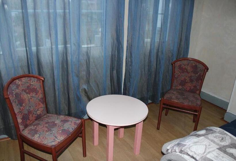 חדר סטנדרט לשלושה, Milano