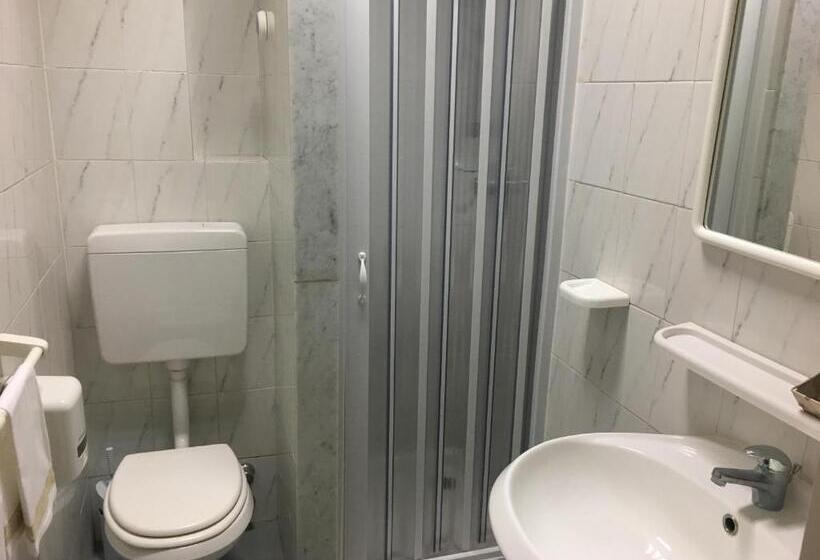 חדר סופריור יחיד, Milano