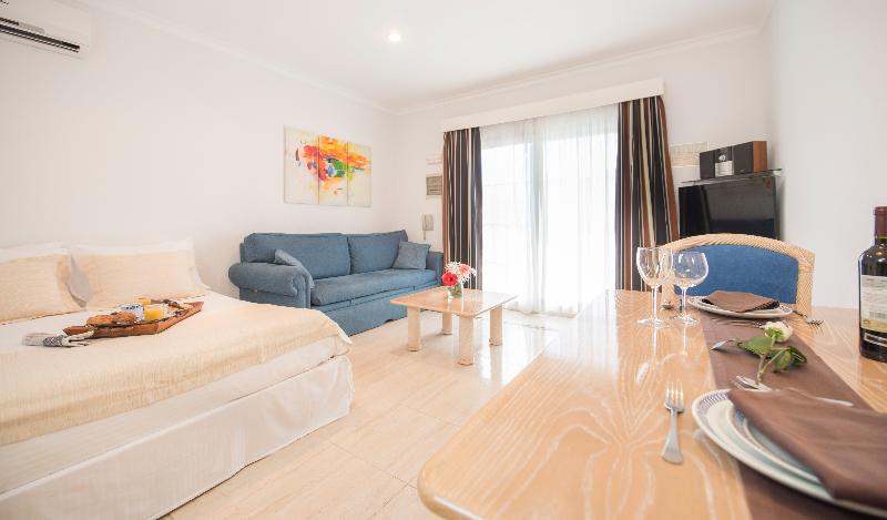 إستوديو قياسى, Ona Village Cala D'or