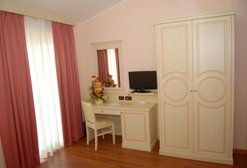 חדר סטנדרט, Plazza