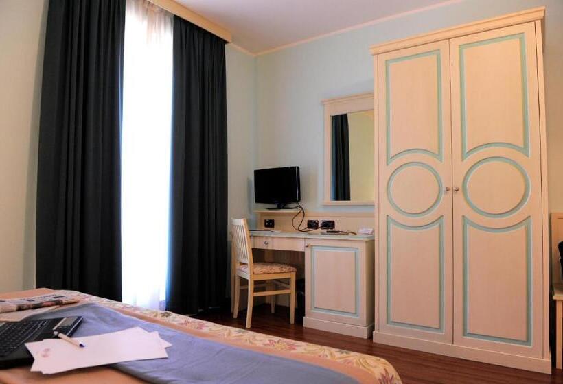 חדר סטנדרט, Plazza