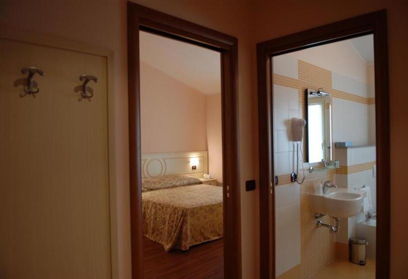 اتاق استاندارد سه نفره, Plazza