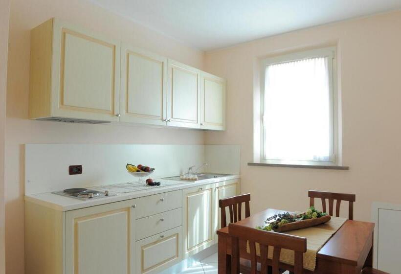 דירת חדר, Plazza