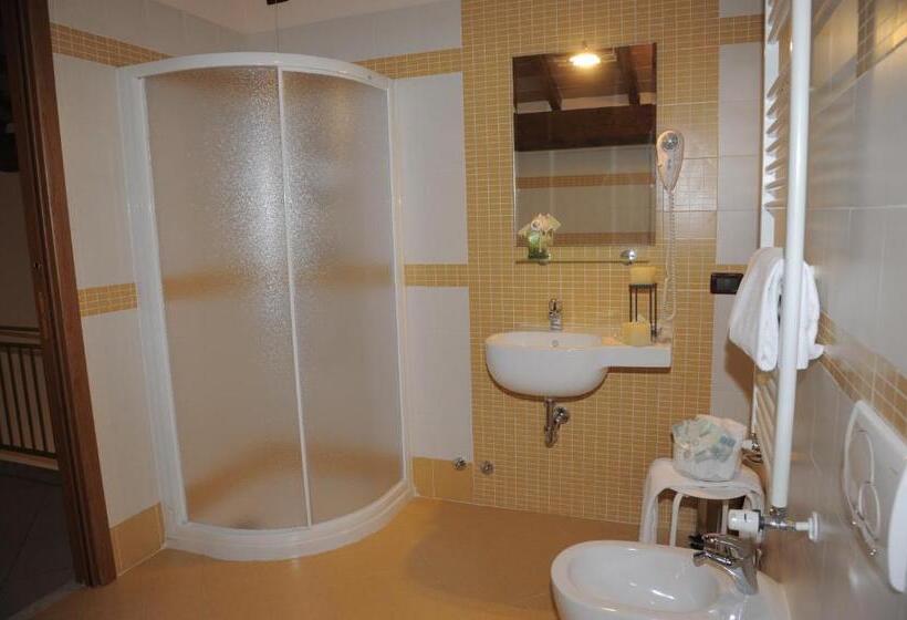 דירת חדר, Plazza