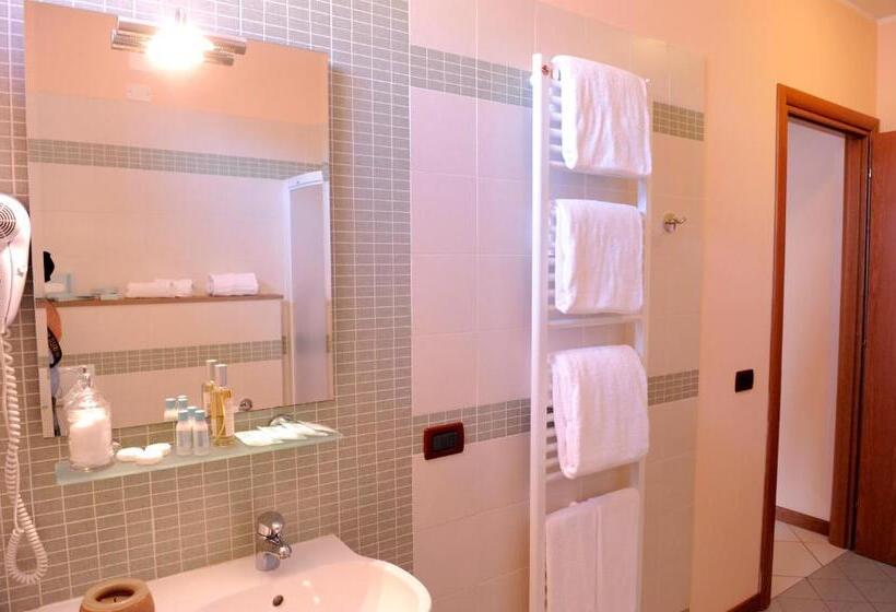 דירת חדר, Plazza