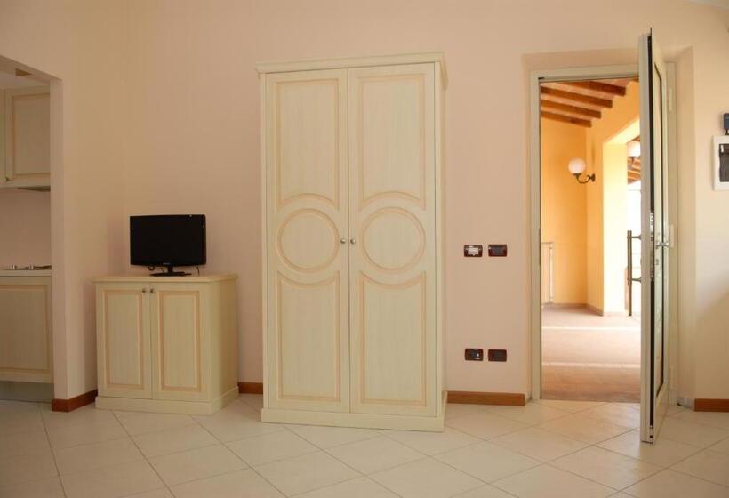 דירת חדר, Plazza