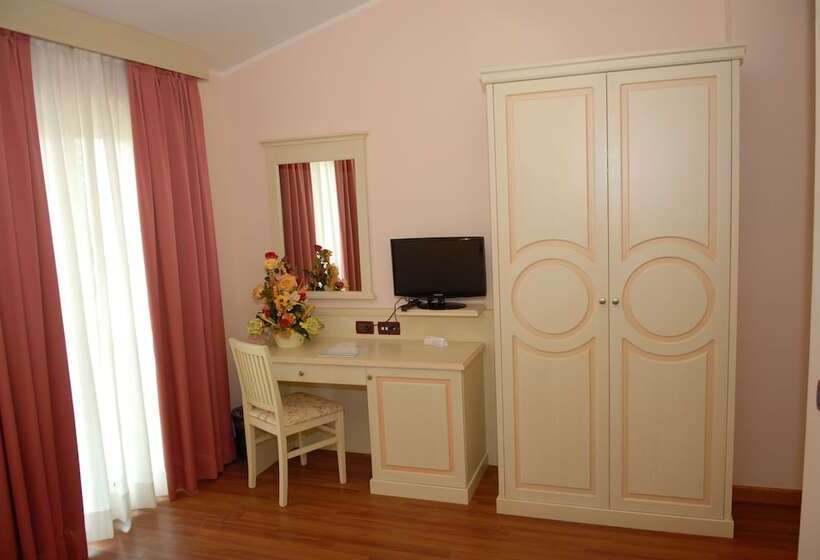 חדר סטנדרט, Plazza