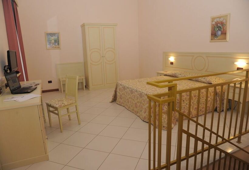 דירת חדר, Plazza