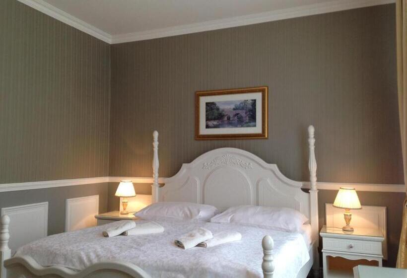 Номер Стандарт Трехместный, Saint Petersburg