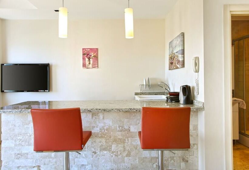 Полулюкс Вид на Море, Saylam Suites