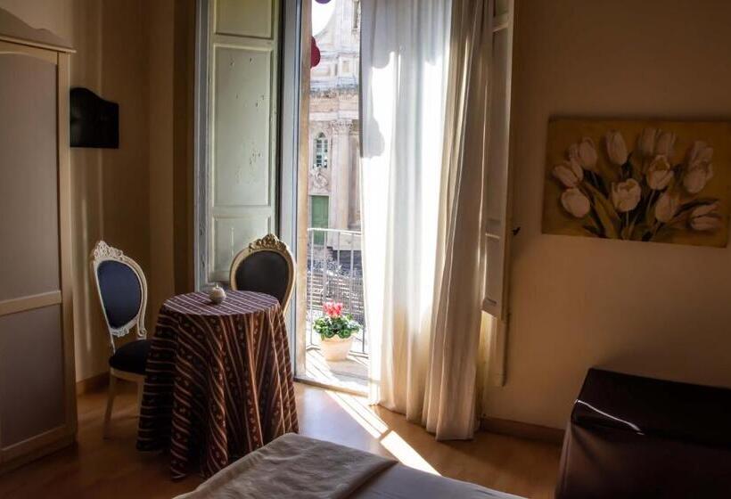 غرفة كومفورت, La Collegiata Guest House