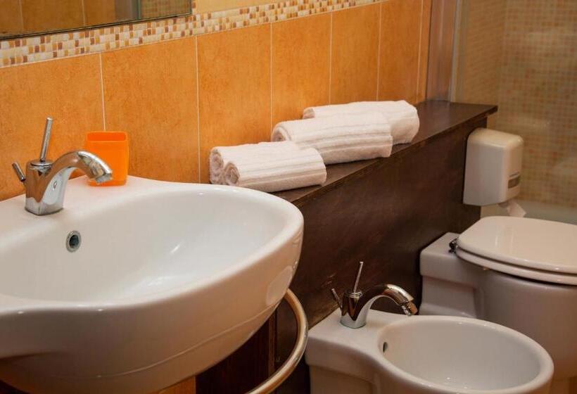 غرفة كومفورت, La Collegiata Guest House