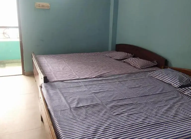 Standard Neljän Hengen Huone, Goroomgo Star Inn Digha