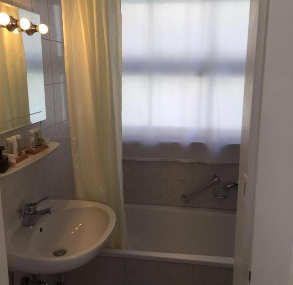 レイクビュースタンダードルーム, Strandcafé Dischinger