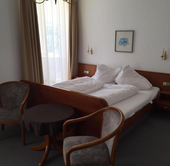 レイクビュースタンダードルーム, Strandcafé Dischinger