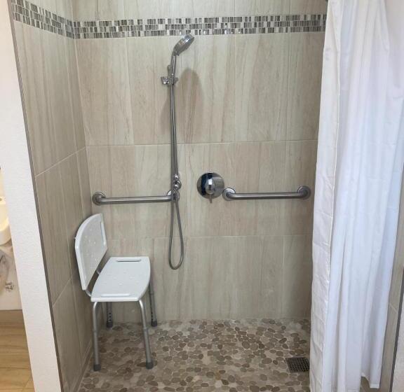 غرفة قياسية لذوى الاحتياجات الخاصة, Sun Valley Inn