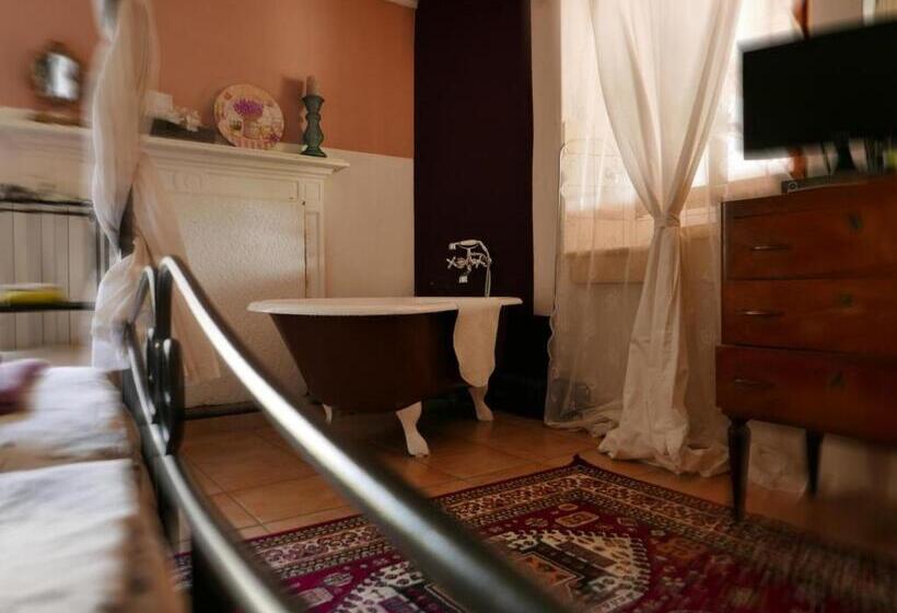 Standard room with outdoor bath, Affittacamere Casa Archi