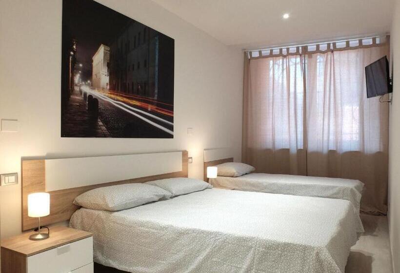 اتاق کلاسیک سه تخته, Centro Storico Rooms