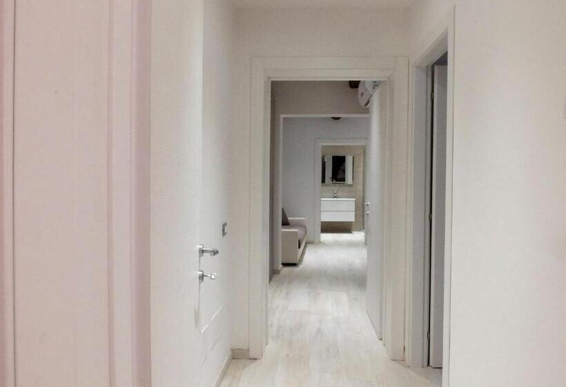 اتاق کلاسیک سه تخته, Centro Storico Rooms