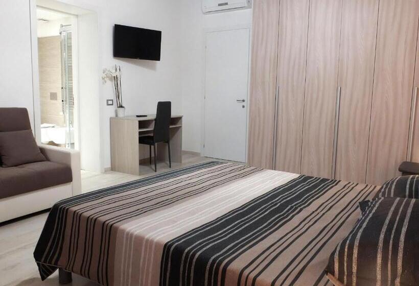 اتاق کلاسیک سه تخته, Centro Storico Rooms