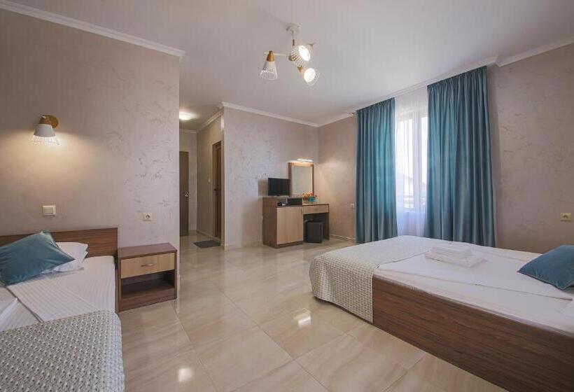 חדר דלוקס לשלושה, Guesthouse Phoenix