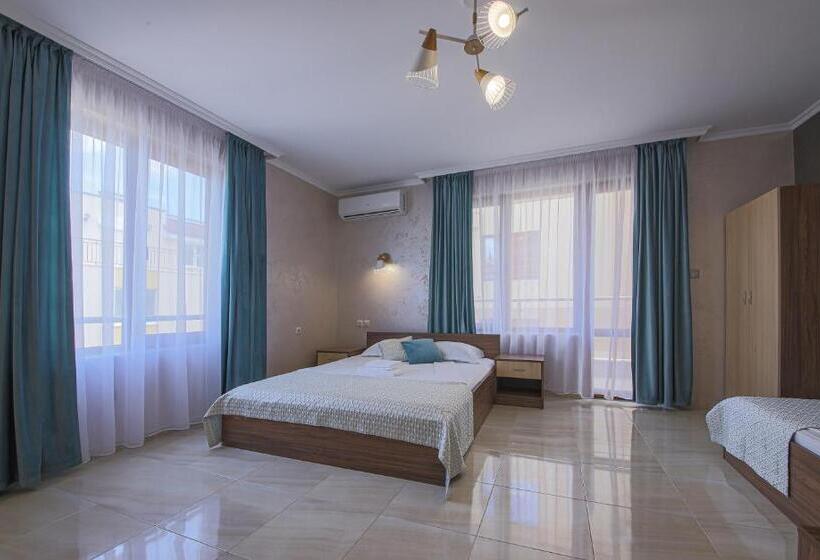 חדר דלוקס לשלושה, Guesthouse Phoenix