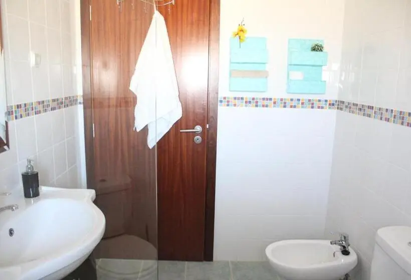 バス共有のスタンダードルーム, Lilas  Private Accommodation