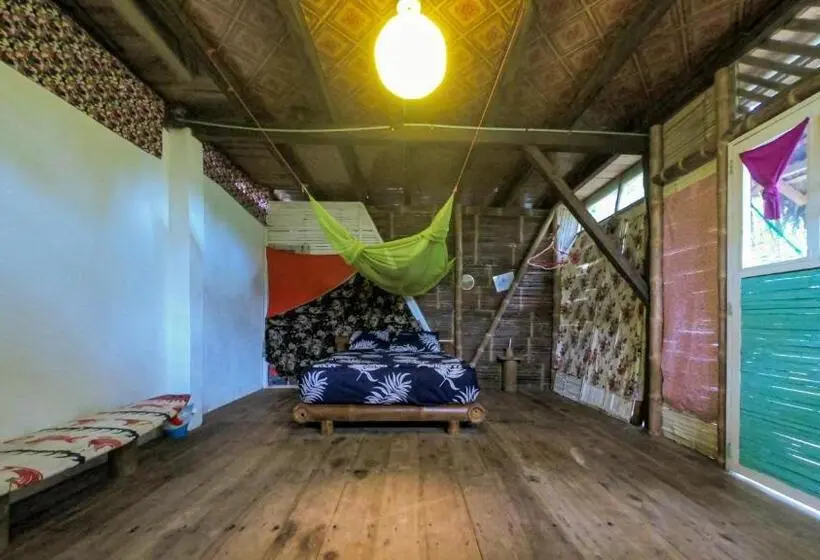 StandaardKamer, Raices Mompiche