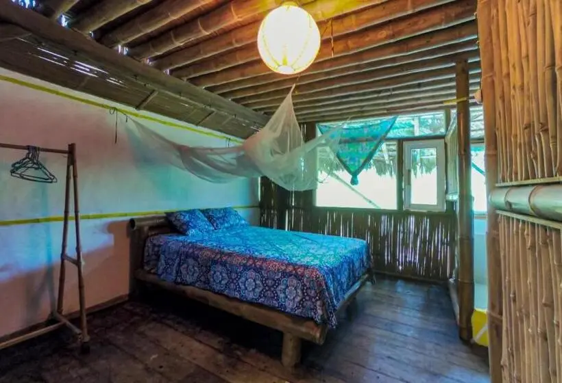 Deluxe Kamer, Raices Mompiche