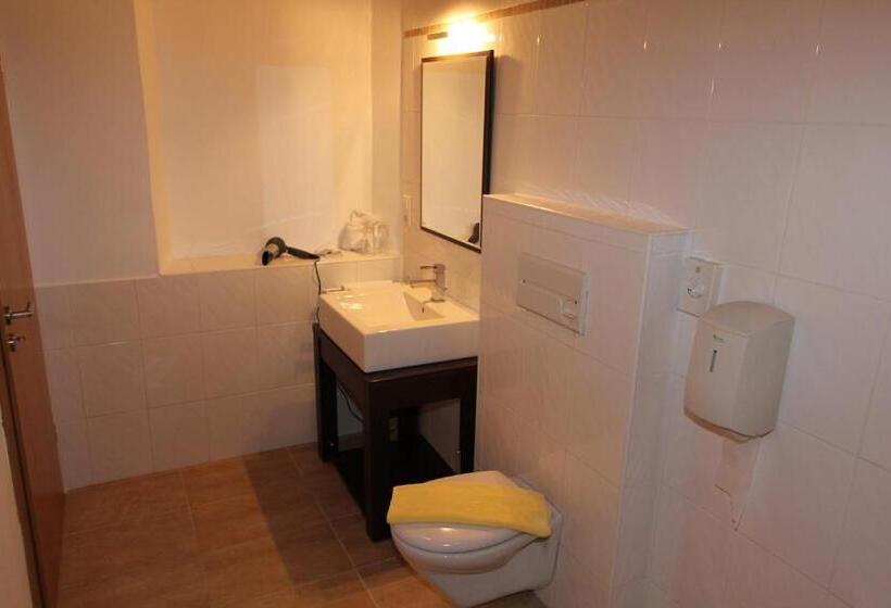 غرفة قياسية مزوَّدة بشُرفة, Pension Oberwirt