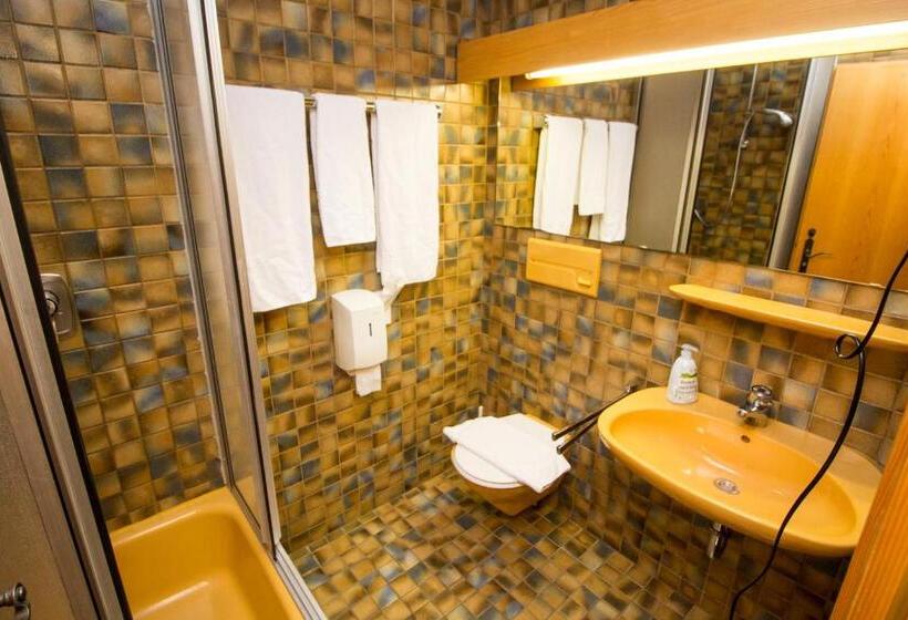 غرفة قياسية مزوَّدة بتراس, Pension Oberwirt