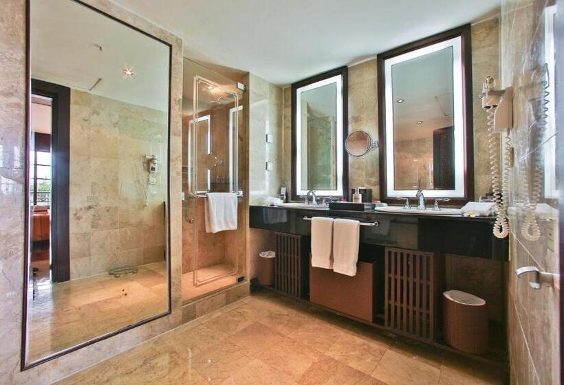 جناح كلوب, The Ayodya Palace