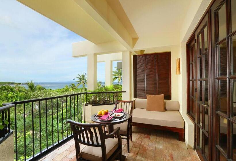 جناح كلوب بإطلالة على البحر, The Ayodya Palace