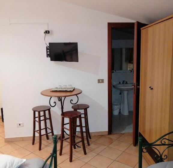 חדר סטנדרט לשלושה, B&b Al Cavaliere