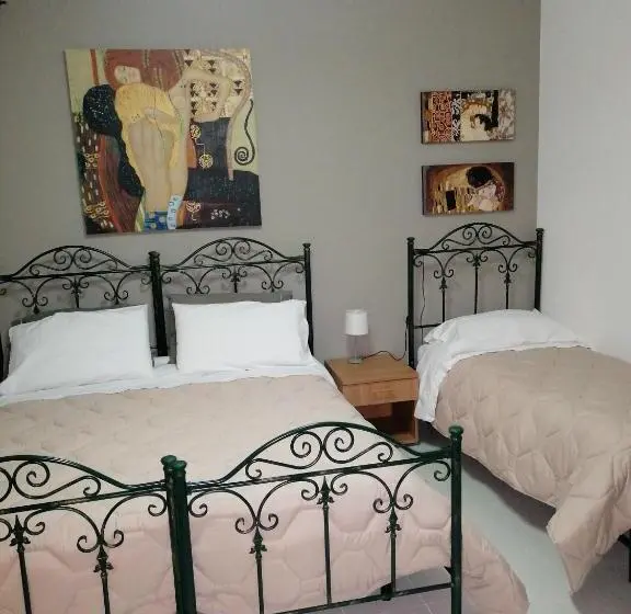 スタンダードトリプルルーム, B&b Al Cavaliere